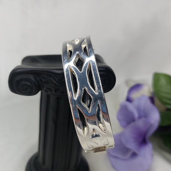 Anne Klein Bracelet Silver Tone Bangle Shiny Clear Pave Crystal Openwork Hinged - Picture 3 of 9